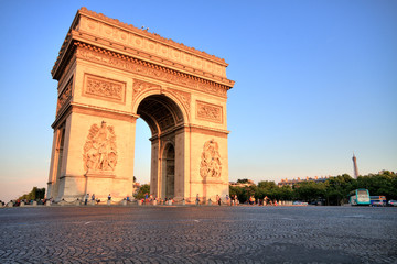 Fototapeta na wymiar Arc de triomphe at Sunset, Paris