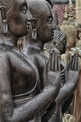 Fototapeta premium Buddha statue shows calm and worship