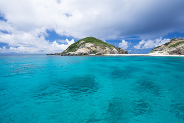 沖縄の海・無人島ハナリ