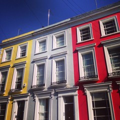Obraz premium row of colourful georgian houses