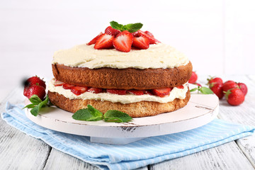 Delicious biscuit cake with strawberries