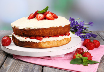 Delicious biscuit cake with strawberries