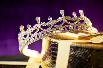 Wedding crown - Diamond tiara © marrfa