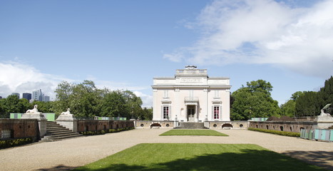 Pavillon du parc de Bagatelle à Paris