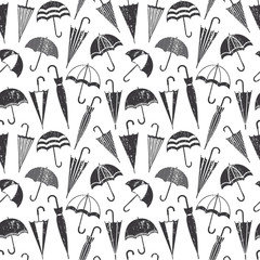 Fototapeta na wymiar Scratched vector seamless pattern with umbrellas