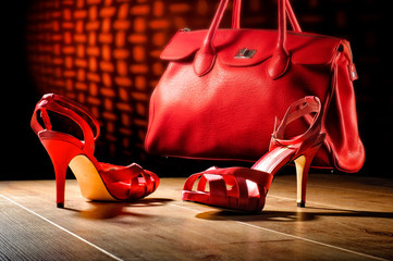 tasche mit high heel