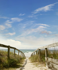 Obraz premium Beach walkway sky view
