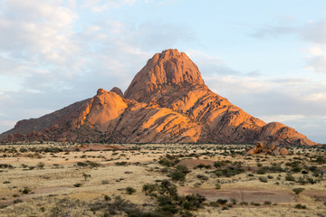 Fototapeta na wymiar Massif de Spitzkoppe en Namibie