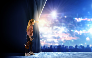 Woman violinist