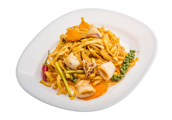Fried noodles with calamari