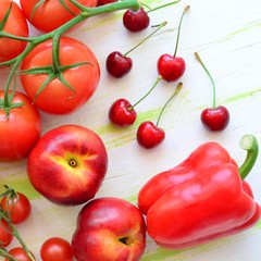 czerwone warzywa i owoce