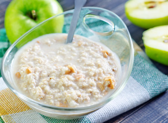 porridge with apple