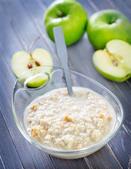 porridge with apple