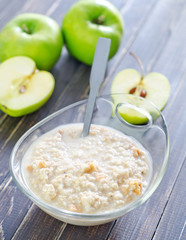 porridge with apple