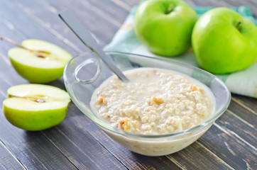 porridge with apple