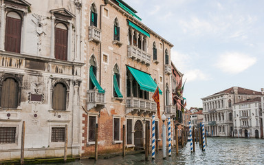 Fototapeta na wymiar Venedig, Altstadt, historische Häuser, Canale Grande, Italien