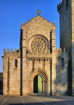 Igreja do Mosteiro de Le&ccedil;a do Balio