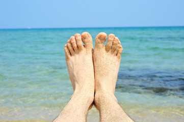 砂浜と足