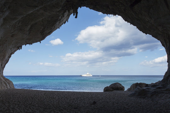 Grotte, Yacht, Sardinien