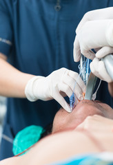 insert double lumen endotracheal tube