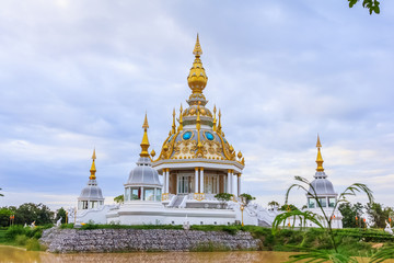 Fototapeta premium White Temple in thai