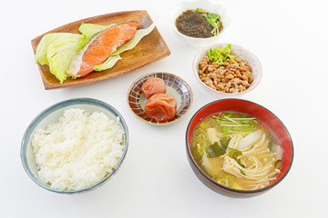 おいしそうな和風朝食