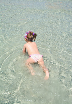 Bimba al mare