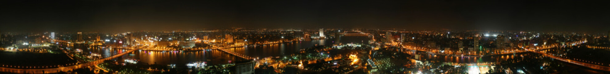 Fototapeta na wymiar Cairo at night - 360