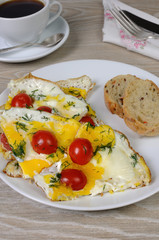 Scrambled eggs with tomatoes
