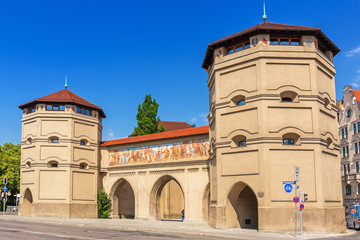 Fototapeta na wymiar The Isartor gate of the medieval city wall in Munich, Germany