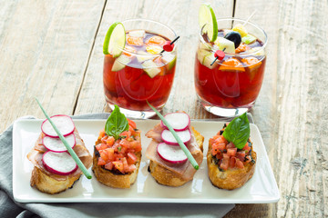 sangria cocktail et bruschetta