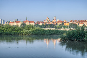 Naklejka premium Warsaw Old Town view over Vistula River