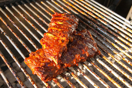 Spare Ribs auf dem Grill