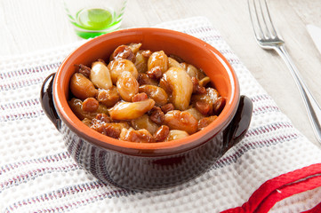 Cipolline glassate in agrodolce nel coccio