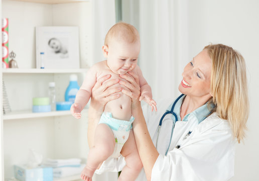 &euro;rztin mit Baby