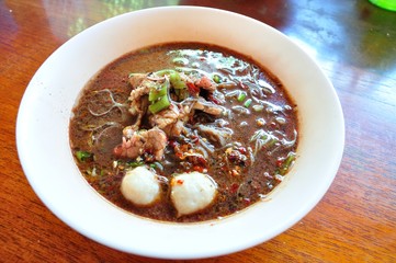 Rice Vermicelli noodle in Thicken soup with Porkball and Sliced