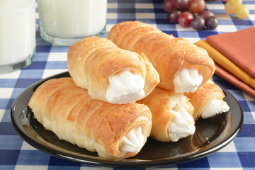 Cream horn pastries