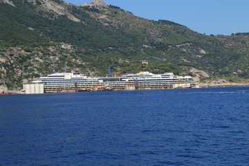 Front view of the wreck of Costa Concordia