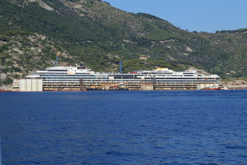 Front view of the wreck of Costa Concordia