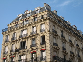 Fototapeta na wymiar Immeuble bourgeois parisien