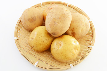 新鮮なジャガイモ