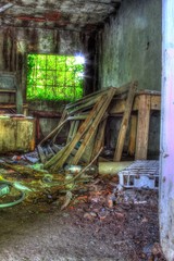 Fototapeta na wymiar Abandoned house
