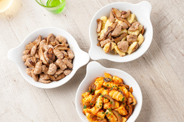 Trittico di gnocchi di patate e castagne  conditi ai funghi