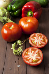 Tomatoes, bell peppers and artichoke