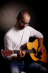 Obraz premium acoustic guitarist