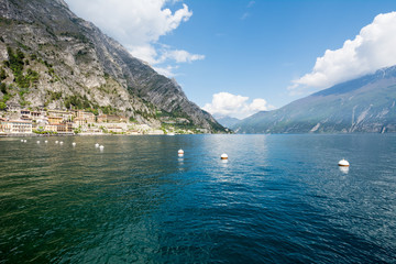 Obraz premium View over Lake Garda