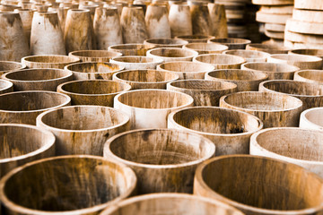 Roll of woods vase in factory