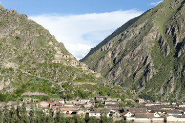 Fototapeta na wymiar A view of the Peruvian mountain view near the Urubamba Province.