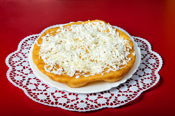 Grilled bun with mozzarella