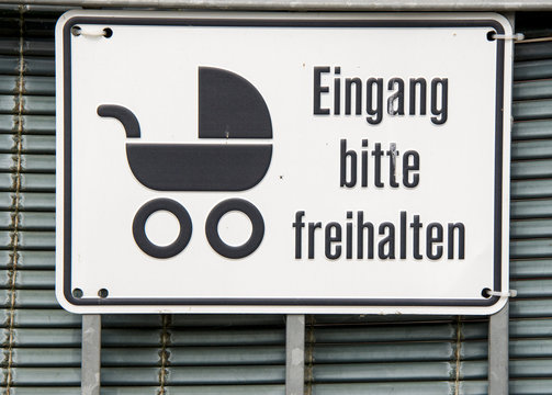 Schild Eingang bitte freihalten, Kinderwagen